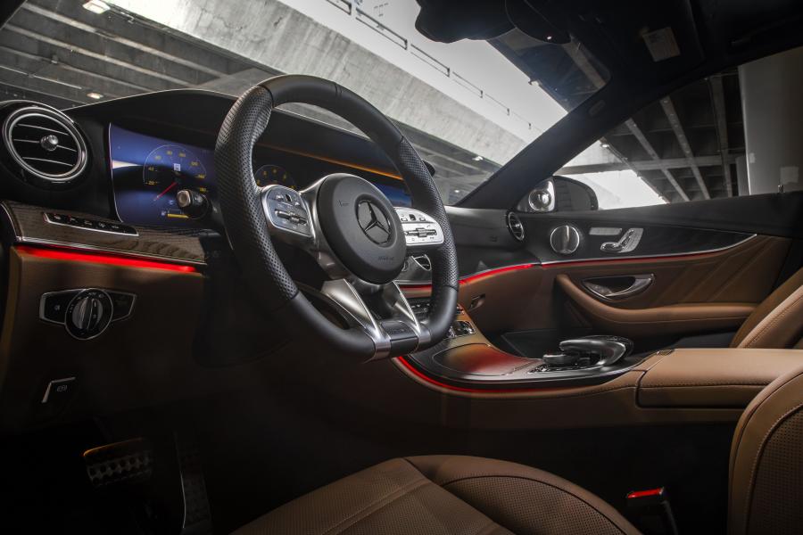 Интерьер Mercedes-AMG E53 4Matic+ 2018 года  (NA) (фото 37 из 40)